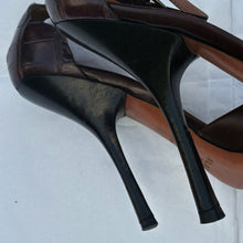 Load image into Gallery viewer, ALAÏA Crocodile Heels